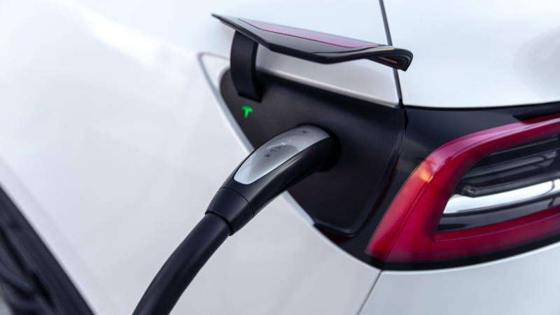зарядки Tesla (NACS)